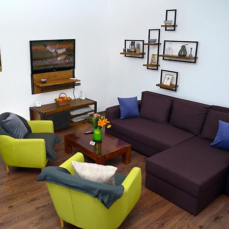 Mirvana Apartments Metheor Executive Suite ทิมิชัวรา ภายนอก รูปภาพ