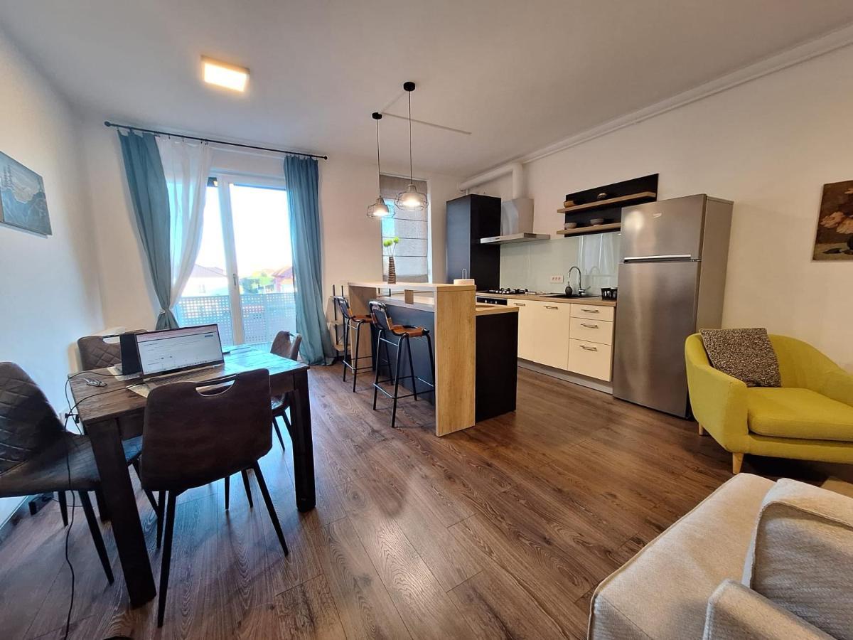 Mirvana Apartments Metheor Executive Suite ทิมิชัวรา ภายนอก รูปภาพ