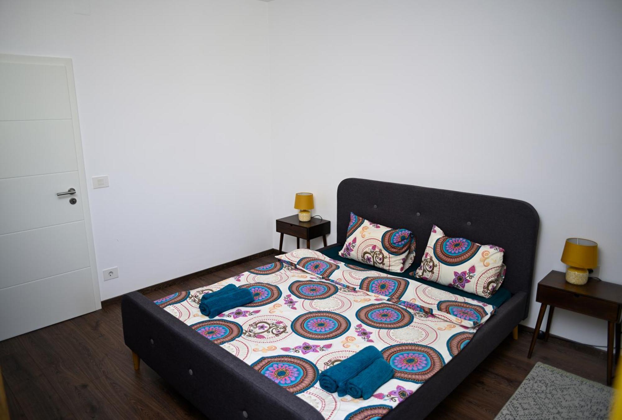 Mirvana Apartments Metheor Executive Suite ทิมิชัวรา ภายนอก รูปภาพ